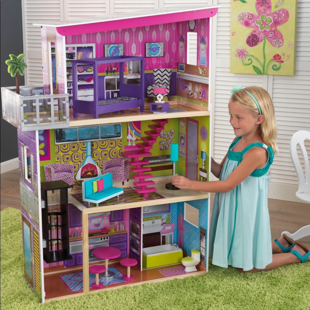 New Doll house never used never opened(SOLD)